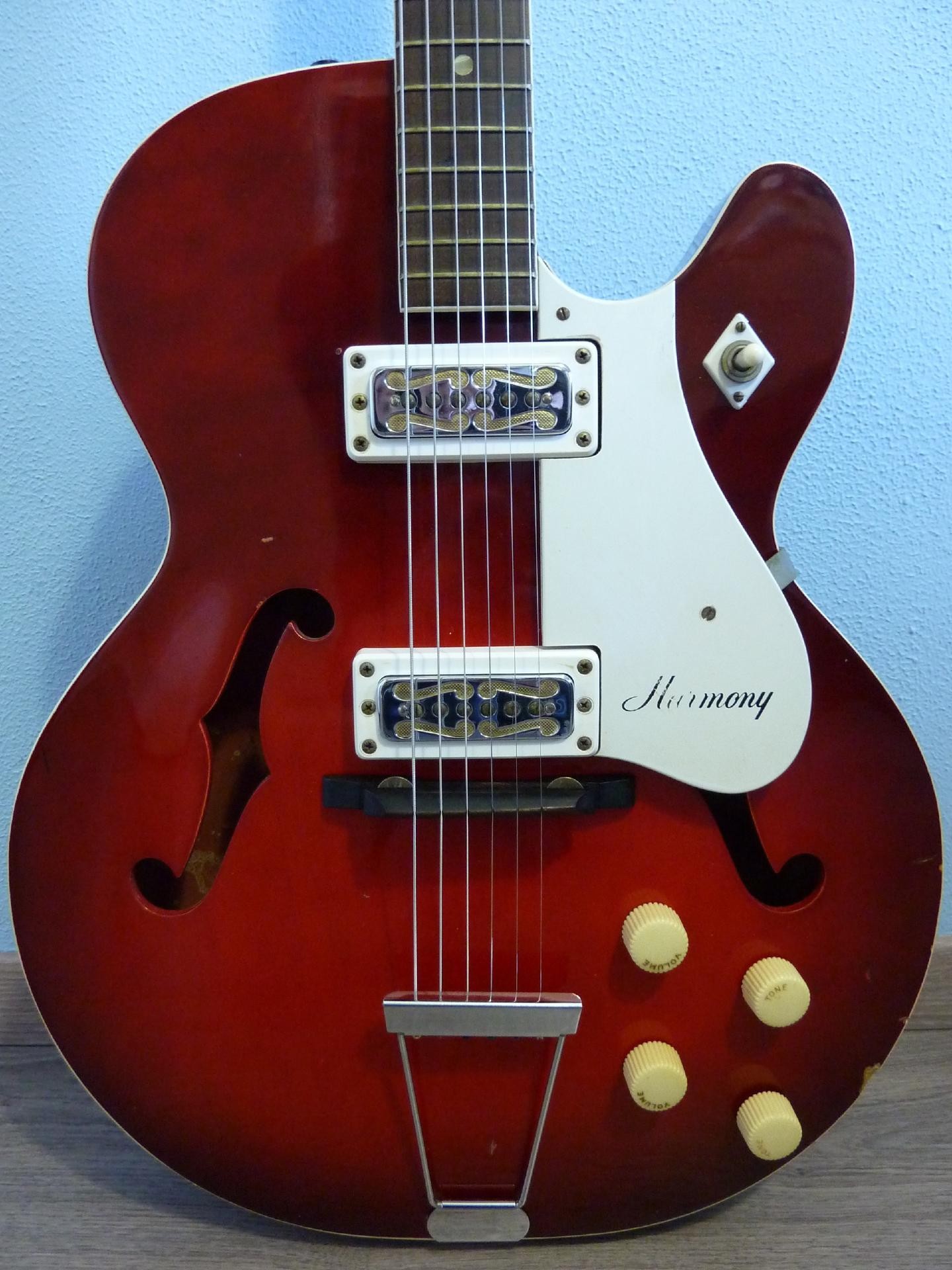 1966 Harmony Rocket H54 - Buy vintage Harmony guitar at Hender