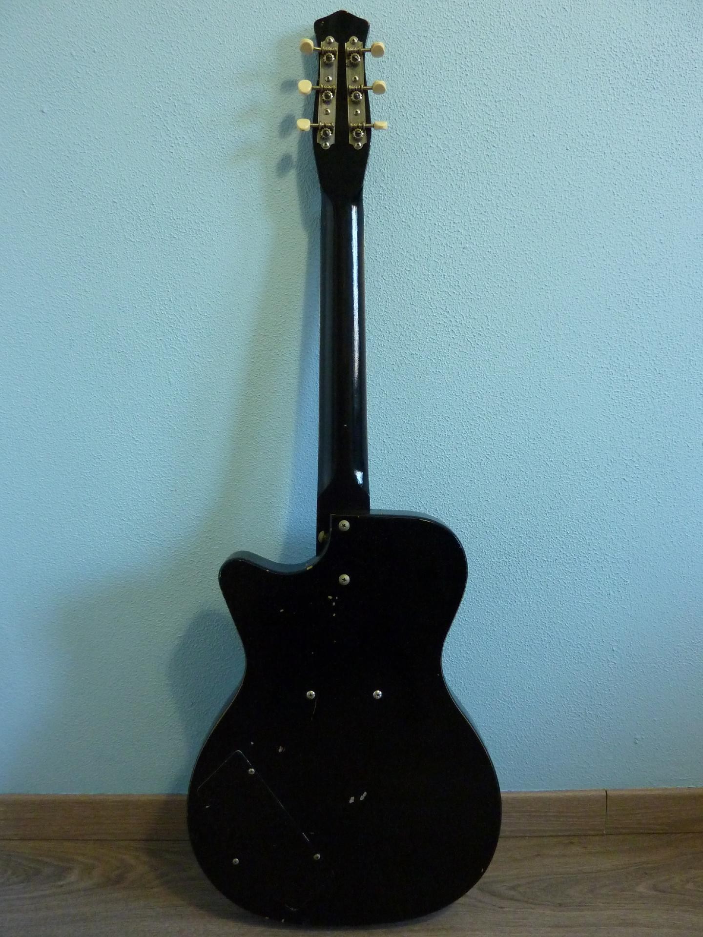 1956 Danelectro U1 - Buy vintage Danelectro guitar at Hender Amps