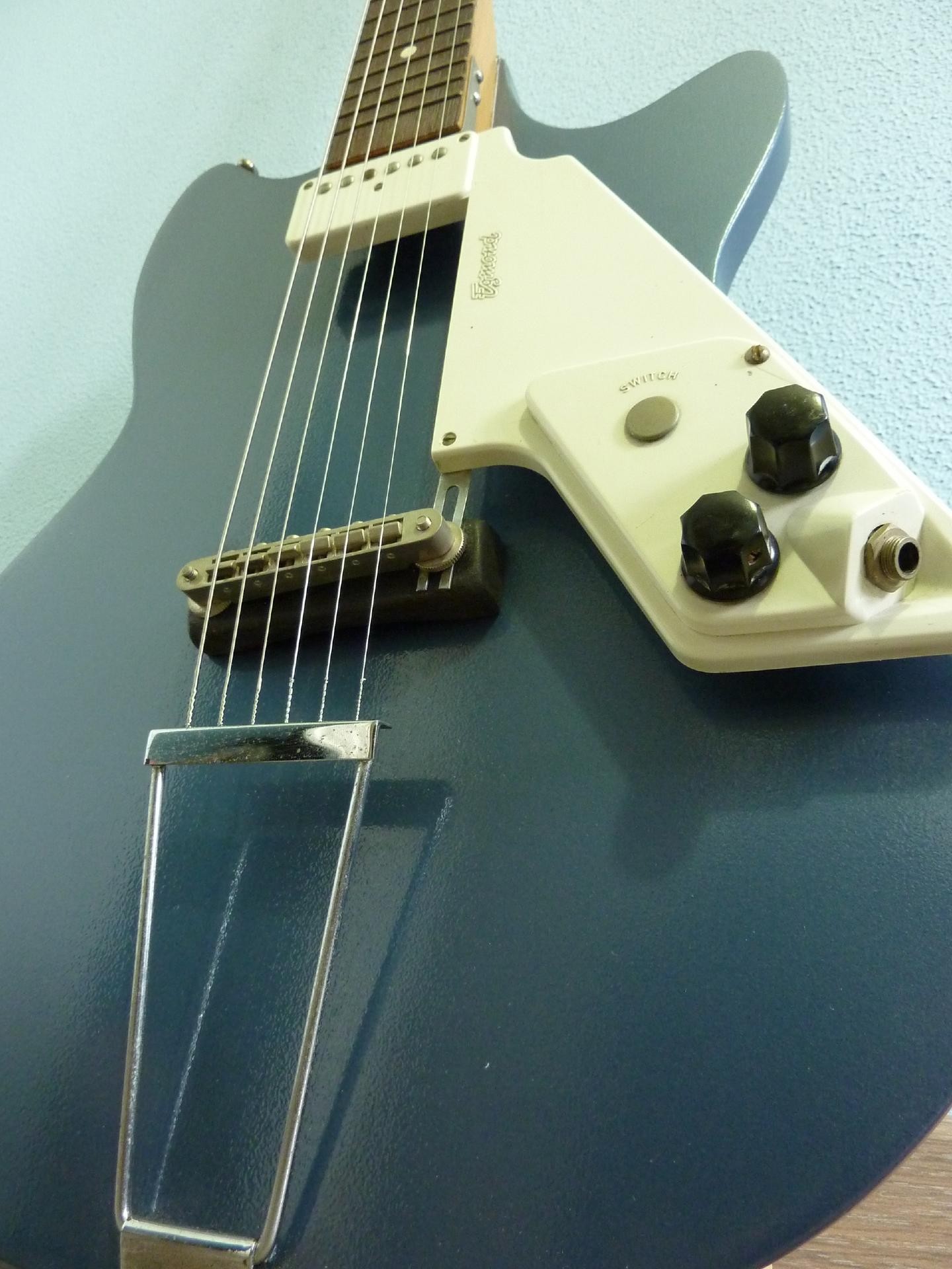 1961 Egmond Manhattan Buy vintage Egmond guitar at Hender Amps