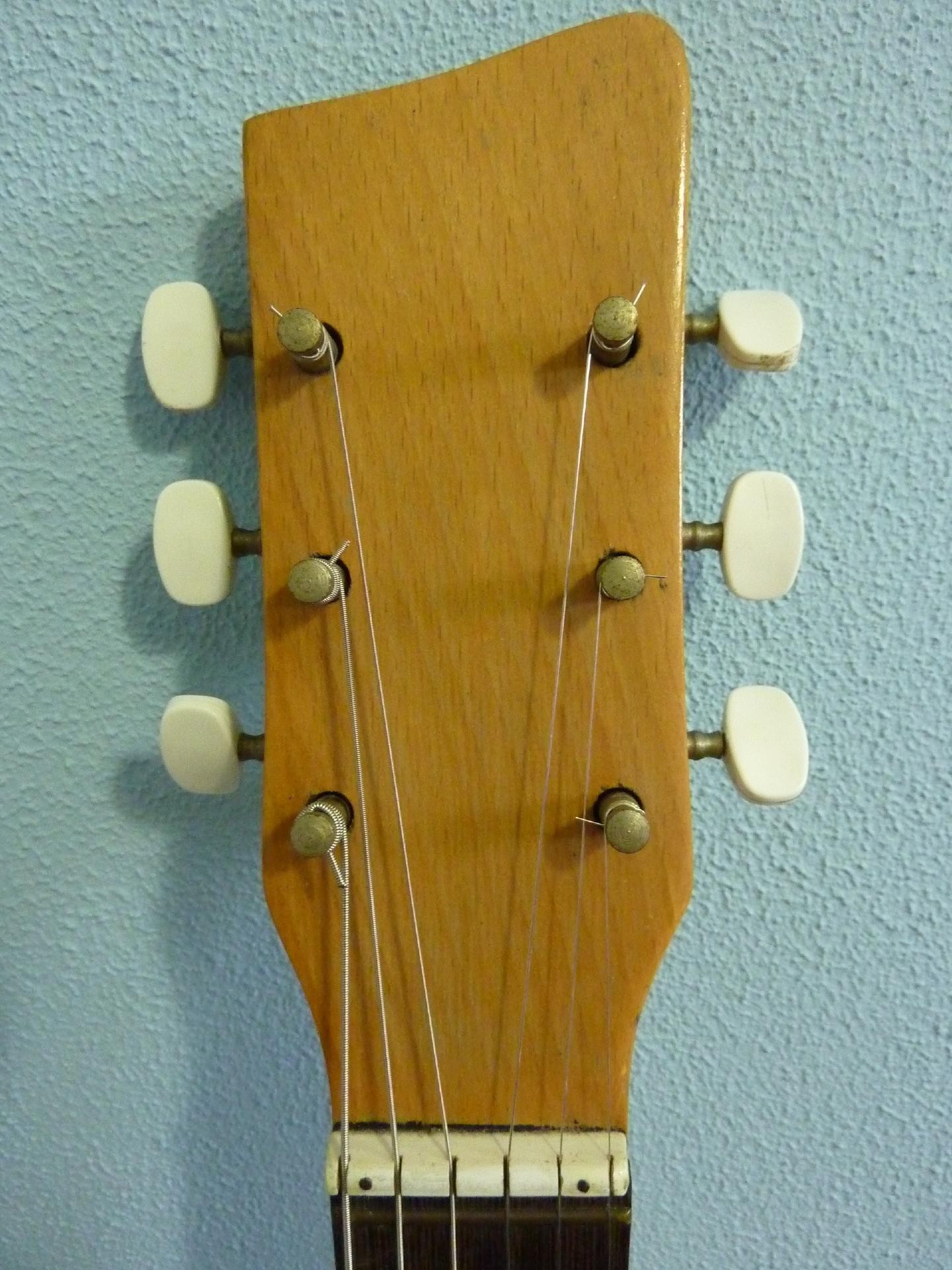 1961 Egmond Manhattan Buy vintage Egmond guitar at Hender Amps