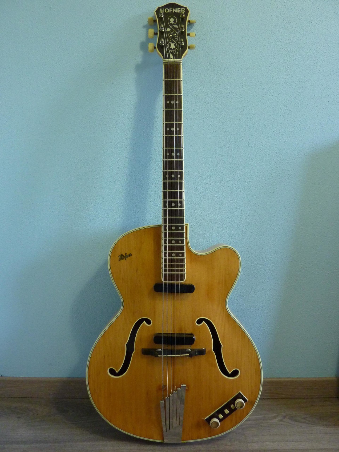 Teisco electric guitar - Buy vintage Teisco guitar at Hender Amps
